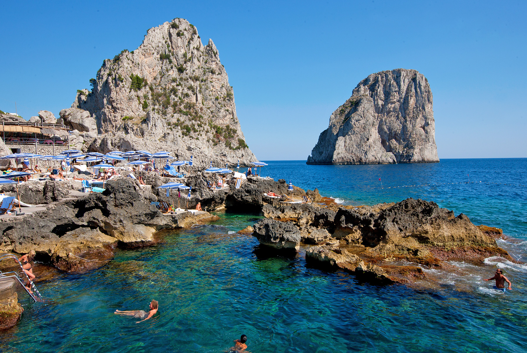 Restaurant La Fontelina on Capri: Fish cuisine and sangria at the 