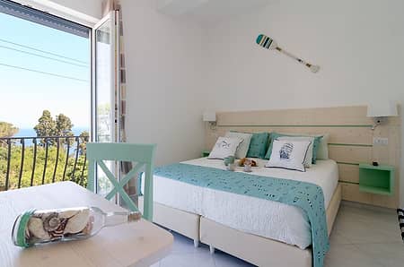 Aquamarine Relaxing Capri Suites