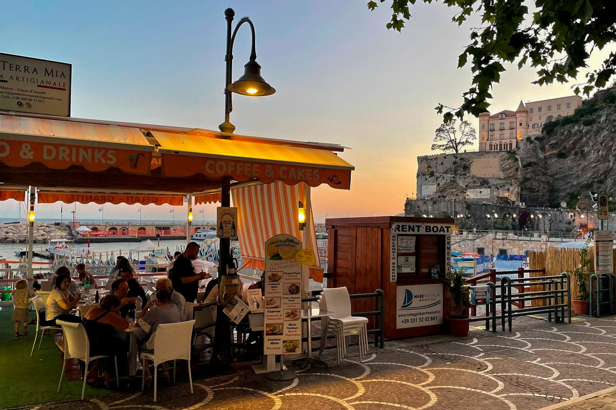 Restaurant Chiosco Bar S. Francesco in Maiori Pasta and seafood at