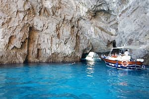 Tour in barca a Capri, partenza da Roma