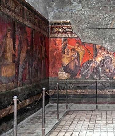 Pompeii: Guided Tour Departing from Naples