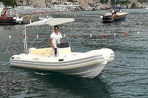 Amalfi Coast boat rental without skipper (no license!)