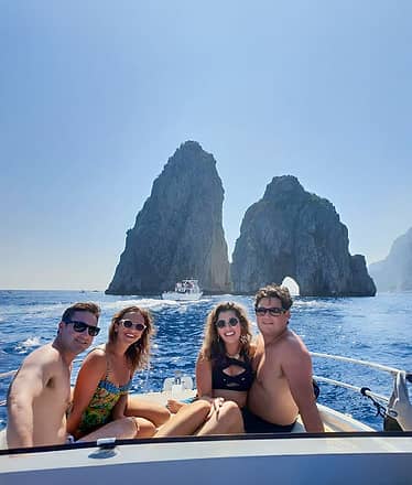 Tour in barca da Amalfi a Capri con aperitivo