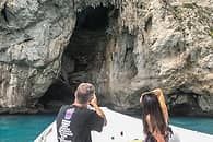 Tour veloce di Capri in gommone da 250 cv con marinaio