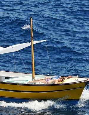 Capri private tour aboard 7.5-meter gozzo boat 