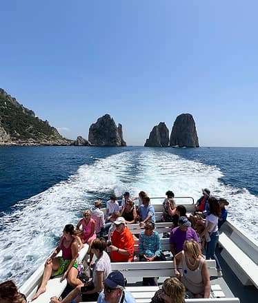 Tour a Capri in barca da Napoli e dintorni