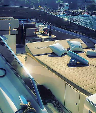 Luxe Full-Service Transfer Rome-Capri: boat + car