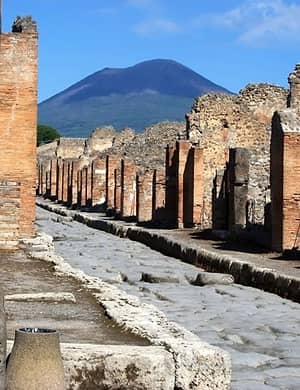 Pompeii+Herculaneum w/Skip-the-Line Tickets and Lunch