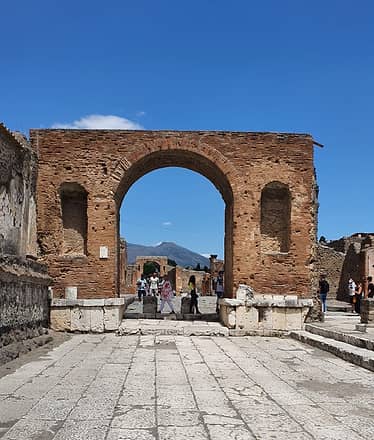 Tour Guidato di Pompei, ingresso e pranzo leggero