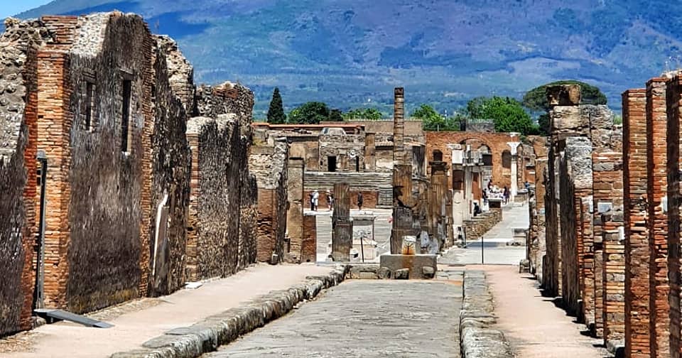 Pompeii and Vesuvius Guided Tour, entrances + lunch - 2024 - Buyourtour ...
