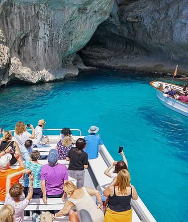 Capri, giro in barca con biglietto a data aperta