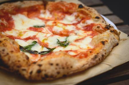 Scuola di pizza a Napoli