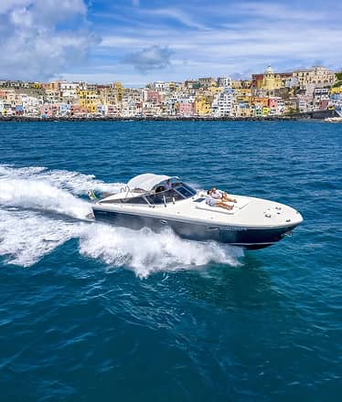 Napoli - Capri (o viceversa): transfer in barca privata