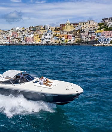 Transfer privato da Sorrento a Ischia in barca luxury