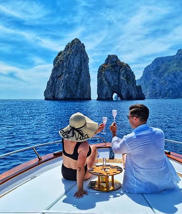 Capri boat tour and Lunch Stop in Nerano 