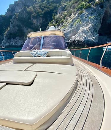 Capri by Sea: Private Tour via a Chic Gozzo Boat