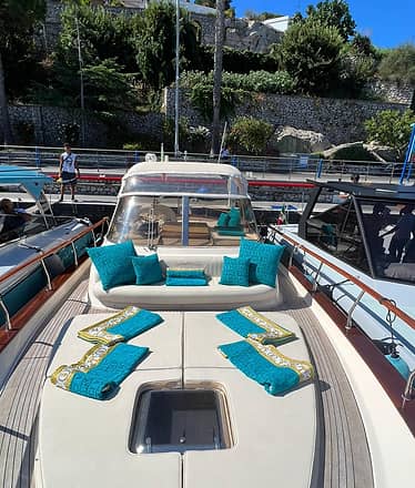 Capri Chic Gozzo Boat Tour from the Amalfi Coast