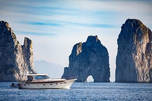 Capri by night: tour in barca al tramonto e di notte