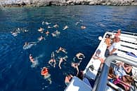 Giro in barca a Capri con sosta per nuotare!