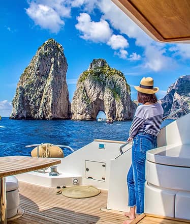 Capri in luxury yacht: il tour in barca perfetto