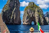 Capri in luxury yacht: il tour in barca perfetto