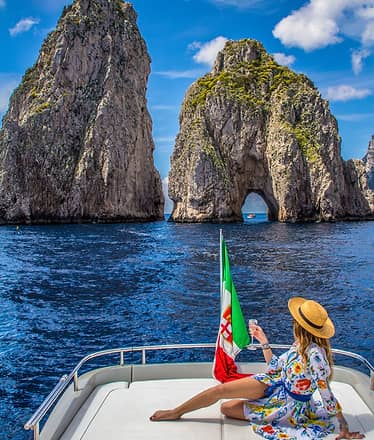 Dazzling Capri Tour by Luxury Yacht or Gozzo