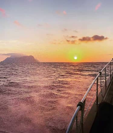 Tour privato in barca all'alba, a Capri o Sorrento