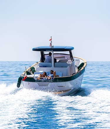 Tour privato di Capri in barca con pranzo a Nerano
