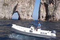 Gommone a noleggio a Capri (senza skipper né patente)