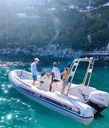 Tender Service for Yachts Moored off Capri