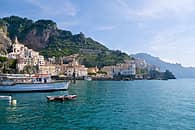 Tour low cost in gommone: Costiera Amalfitana o Capri