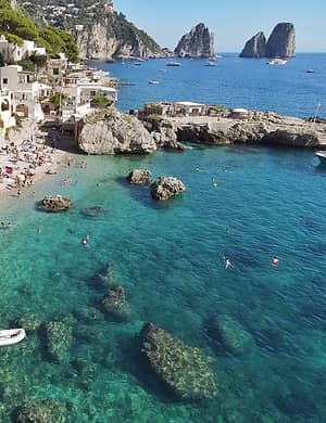 Amalfi o Capri low cost: tour privato in gommone