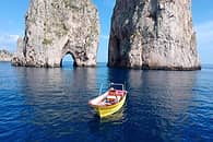 Giro in barca ai Faraglioni di Capri