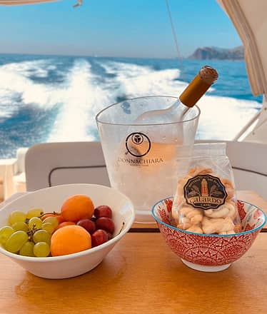 Octopus’s Garden: Capri Tour by Speedboat with Lunch in Nerano