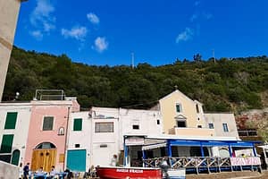 Tour di Capri in motoscafo privato con pranzo a Nerano