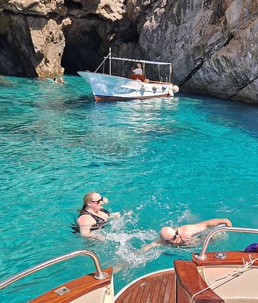 Tour privato in barca a Capri e Nerano