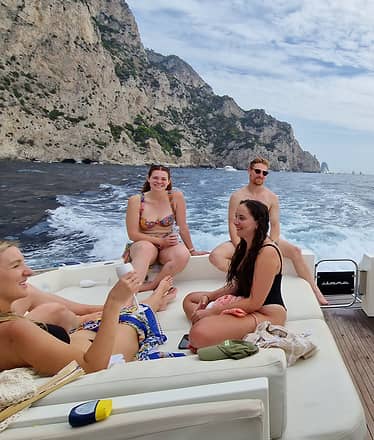 Private yacht tour to Ischia and Procida