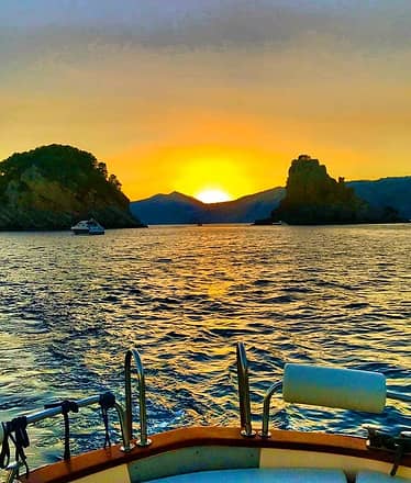 Tour in barca privata al tramonto
