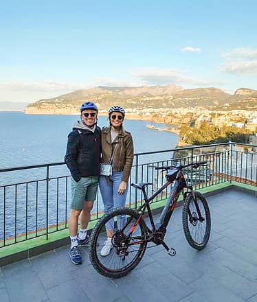 Sorrento: Food Tour by E-Bike and Visit at Vinegar Cellar