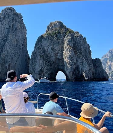 Capri Premium Tour: scopri l'isola dal mare e via terra
