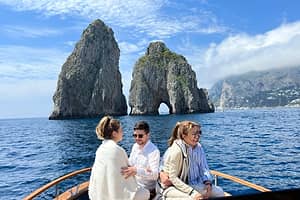 Capri in barca: premium tour per piccoli gruppi
