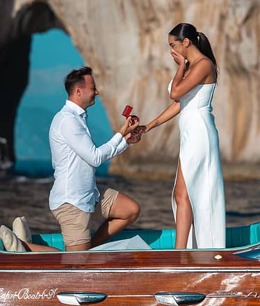 Proposta di matrimonio in barca, con photo shooting