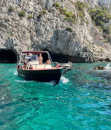 Tour around Capri by Traditional Gozzo