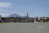 Full-Day Transfer: Pompeii, Mt Vesuvius, Herculaneum