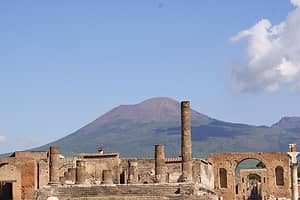 Vesuvius and Pompeii ruins