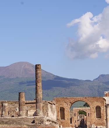 Vesuvius and Pompeii ruins