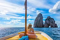 Scopri l'isola dei sogni: tour sul mare di Capri