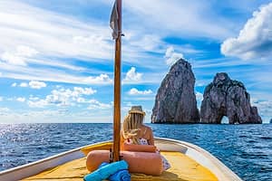 Scopri l'isola dei sogni: tour in barca Capri