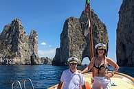 Transfer privato da o per Capri con giro dell'isola incluso