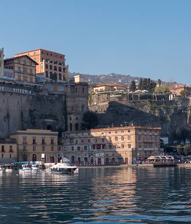 All-inclusive Transfer: Capri to Sorrento or Vice Versa